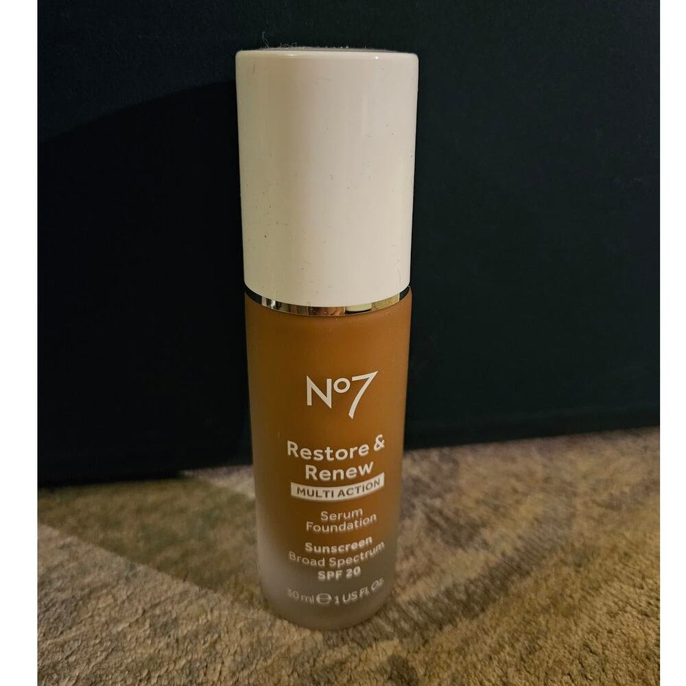 NWOT! No7 Restore & Renew Multi Action Serum Foundation HAZELNUT